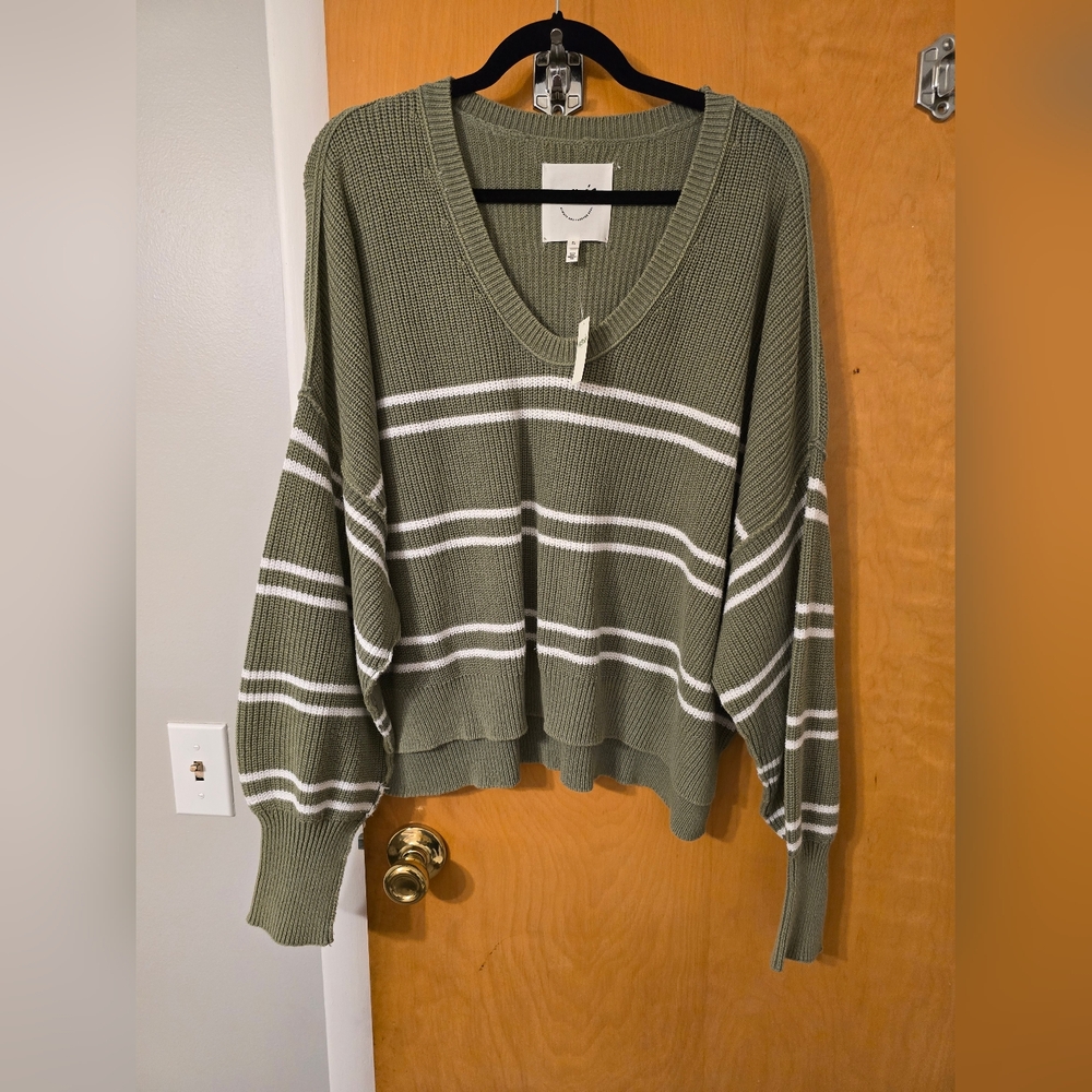 American Eagle Sweater